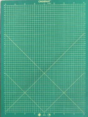 Omni-Mat Metric 40 x 55cm Grid Omni-Mat Metric 40 x 55cm Grid