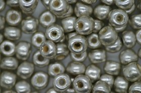 Czech Seed 5/0M R Metallic; Light Gold 100g Czech Seed 5/0M R Metallic; Light Gold 100g